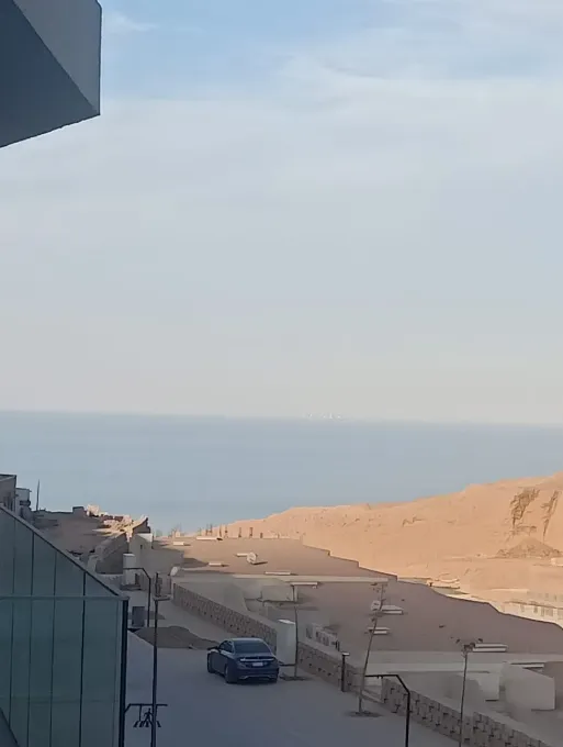 للبيع في المونت الجلالة في بمساحة 0 م² تتكون من 0 غرف