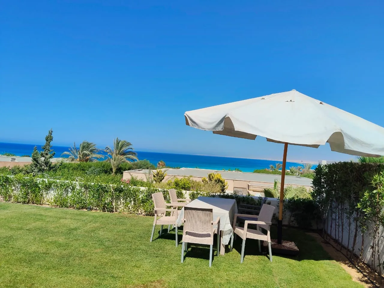  للبيع في بيت البحر  في  بمساحة 0 م² تتكون من 0 غرف