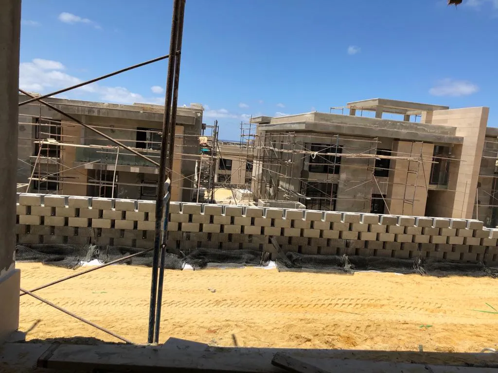  للبيع في سوان ليك الساحل الشمالي في  بمساحة 0 م² تتكون من 0 غرف