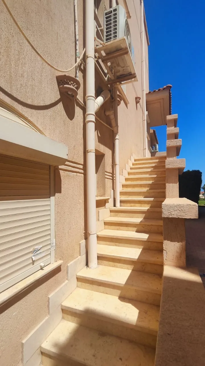  للبيع في تلال الساحل الشمالي في  بمساحة 0 م² تتكون من 0 غرف