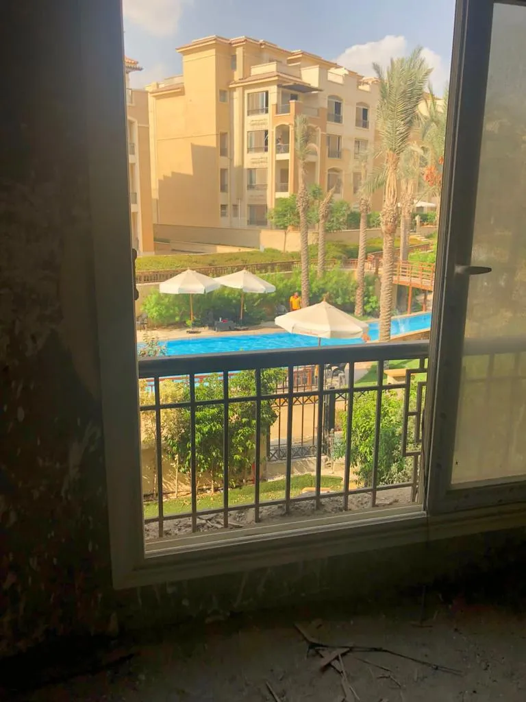 شقة للبيع في ستون ريزيدنس في القاهرة الجديدة بمساحة 220 م² تتكون من 3 غرف