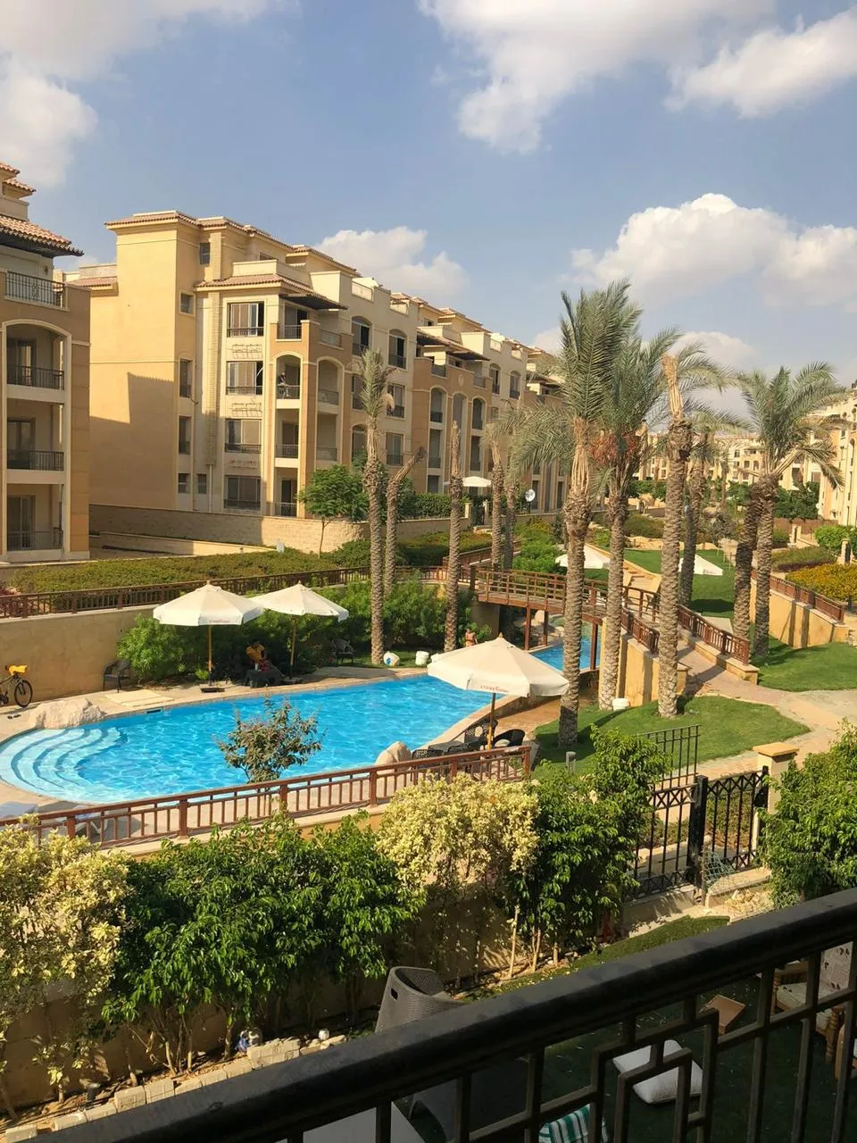 شقة للبيع في ستون ريزيدنس في القاهرة الجديدة بمساحة 220 م² تتكون من 3 غرف