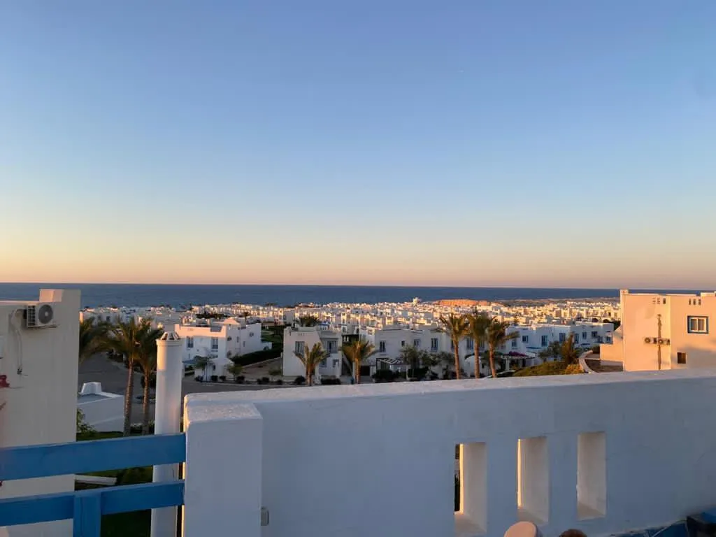 شاليه للبيع في ماونتن فيو رأس الحكمة في رأس الحكمة بمساحة 0 م² تتكون من 3 غرف