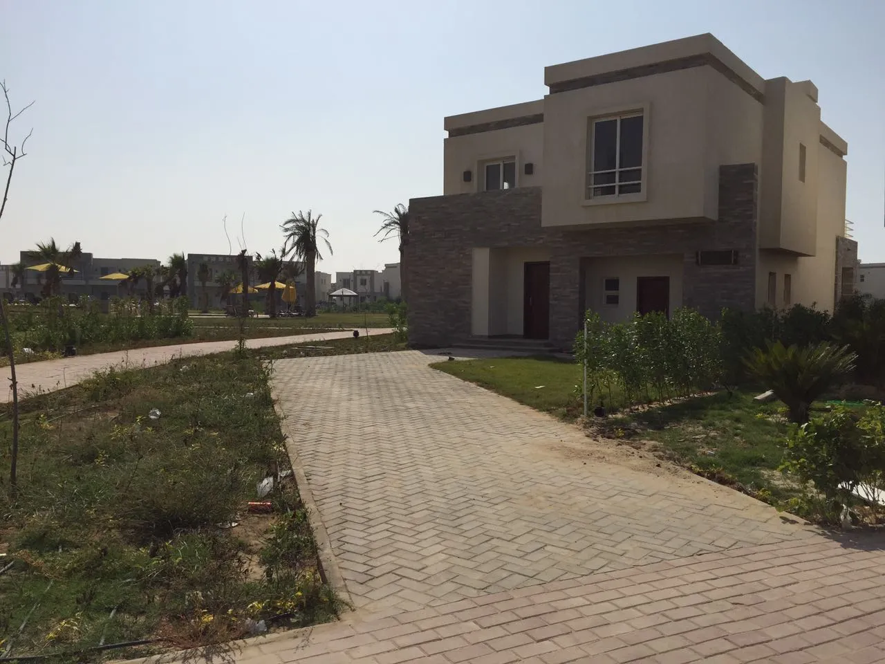 فيلا للبيع في أمواج في سيدي عبد الرحمن بمساحة 0 م² تتكون من 4 غرف