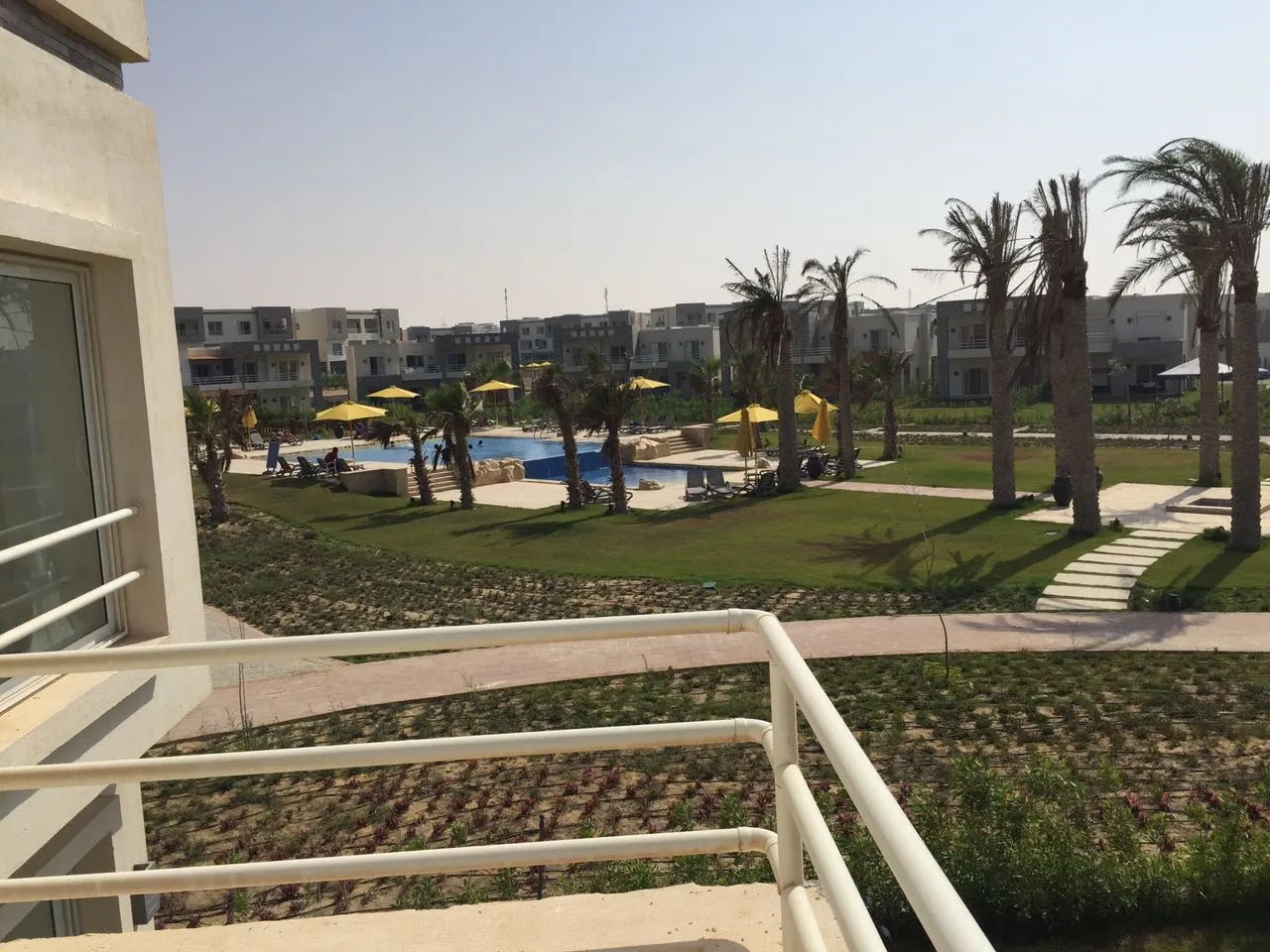 فيلا للبيع في أمواج في سيدي عبد الرحمن بمساحة 0 م² تتكون من 4 غرف