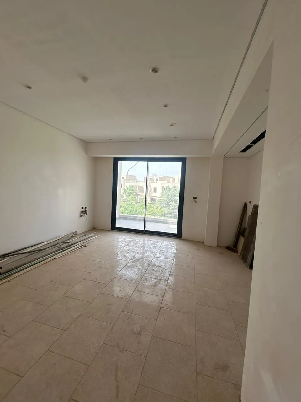 تاون هاوس للبيع في بالم هيلز جولف اكستنشن في مدينة السادس من أكتوبر بمساحة 305 م² تتكون من 3 غرف