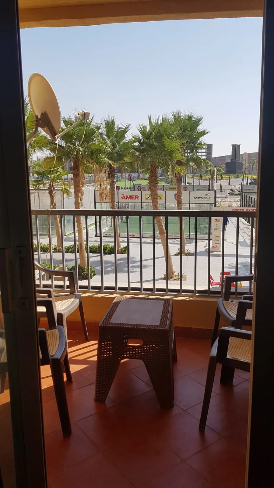 شقة للبيع في جولف بورتو مارينا في الساحل الشمالي بمساحة 80 م² تتكون من 2 غرف