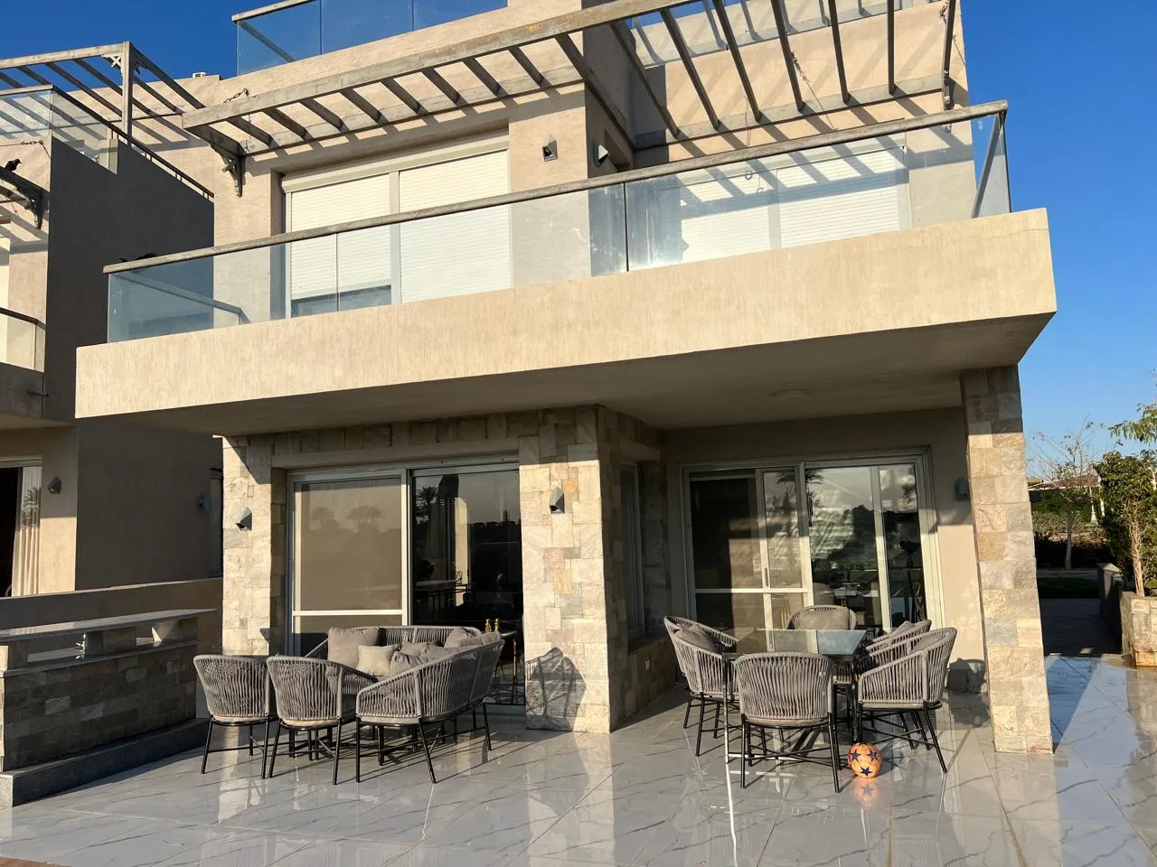 فيلا للبيع في عين باي في العين السخنة بمساحة 355 م² تتكون من 4 غرف