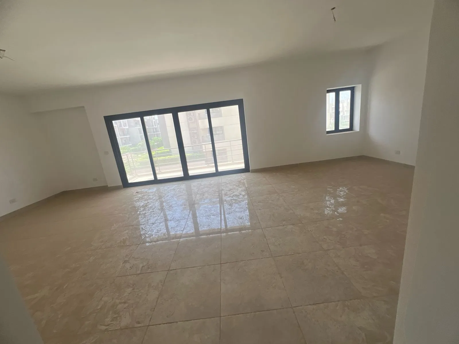 Apartment for sale in Fifth Square Al Marasem in New Cairo of 270 m² with 3 bedrooms