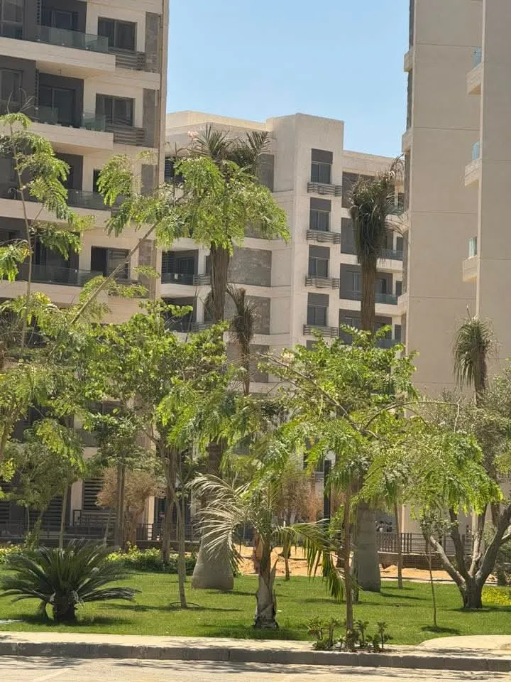 شقة للبيع في نور كابيتال جاردنز في حدائق العاصمة الإدارية الجديدة بمساحة 82 م² تتكون من 2 غرف