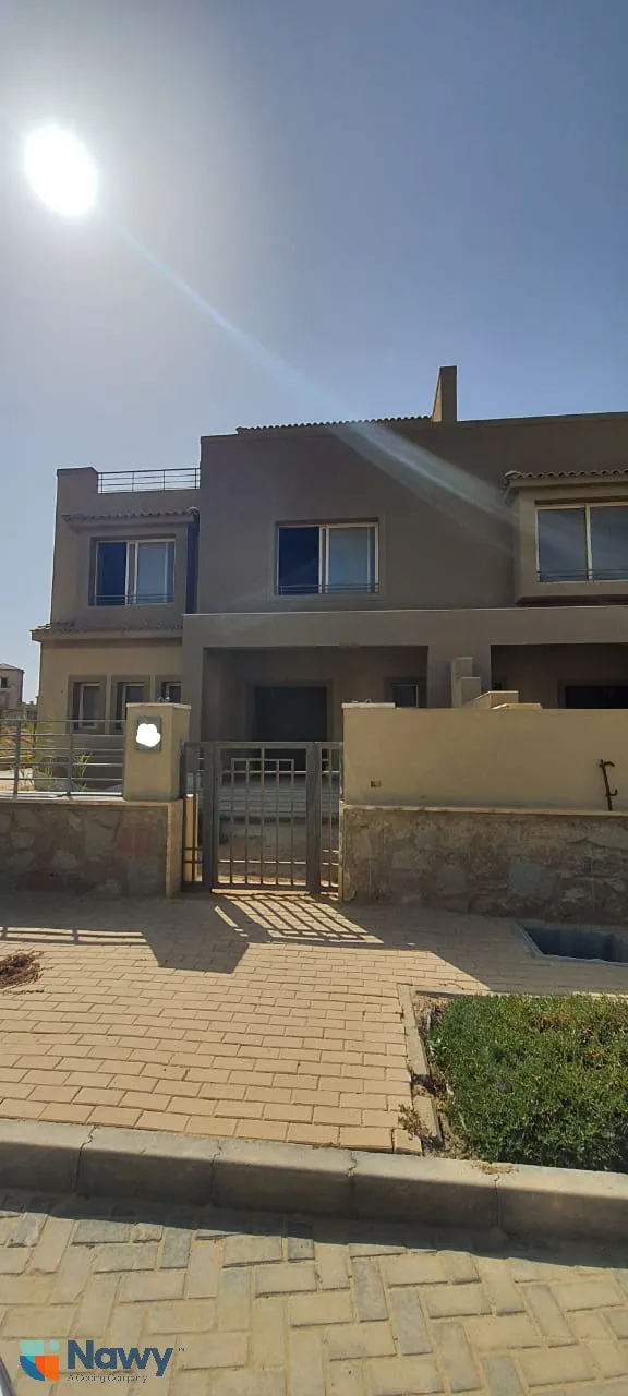  للبيع في  PK 2 بالم هيلز قطامية اكستنشن في  بمساحة 0 م² تتكون من 0 غرف