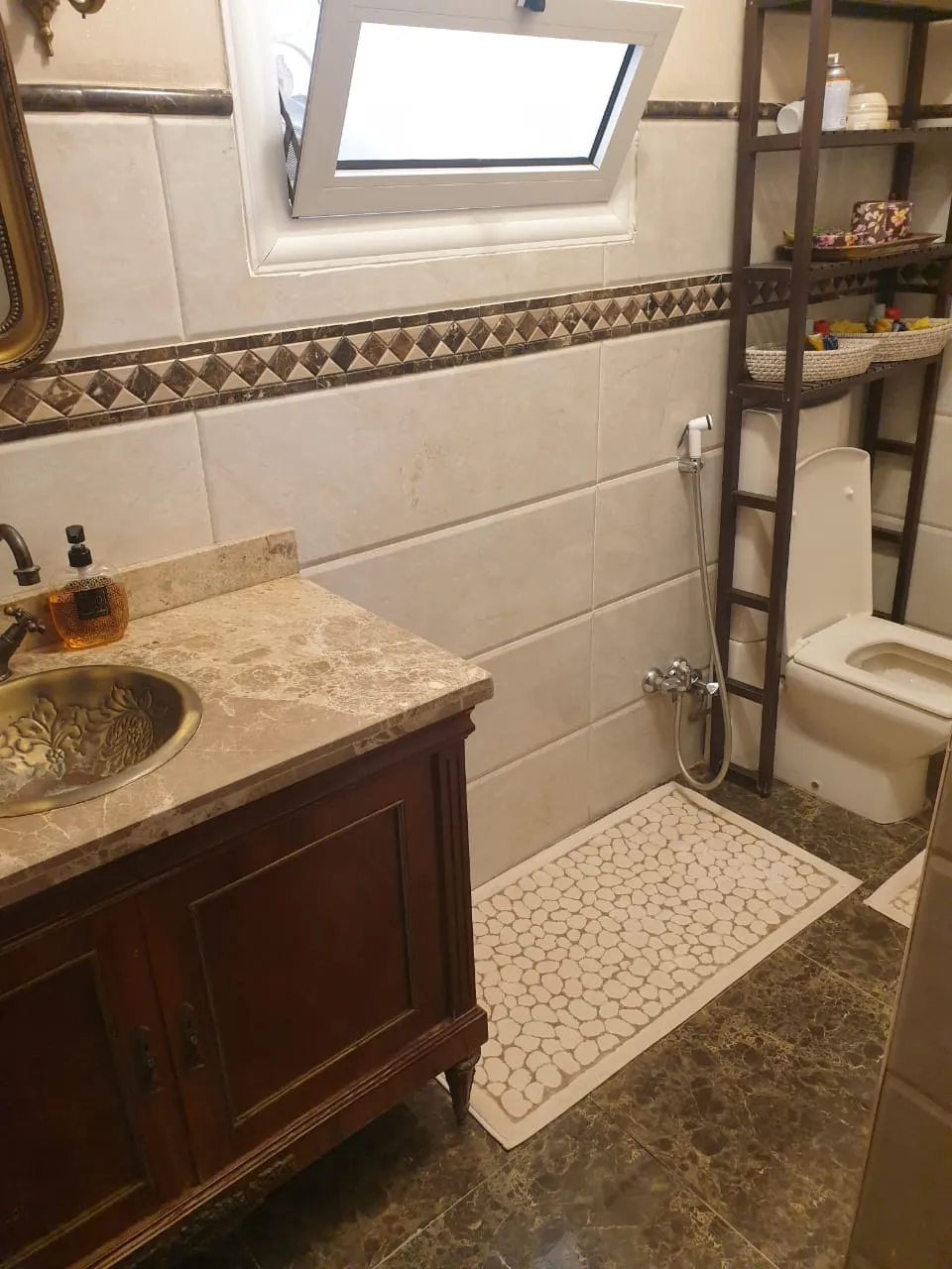 شقة للبيع في الرحاب في القاهرة الجديدة بمساحة 224 م² تتكون من 3 غرف