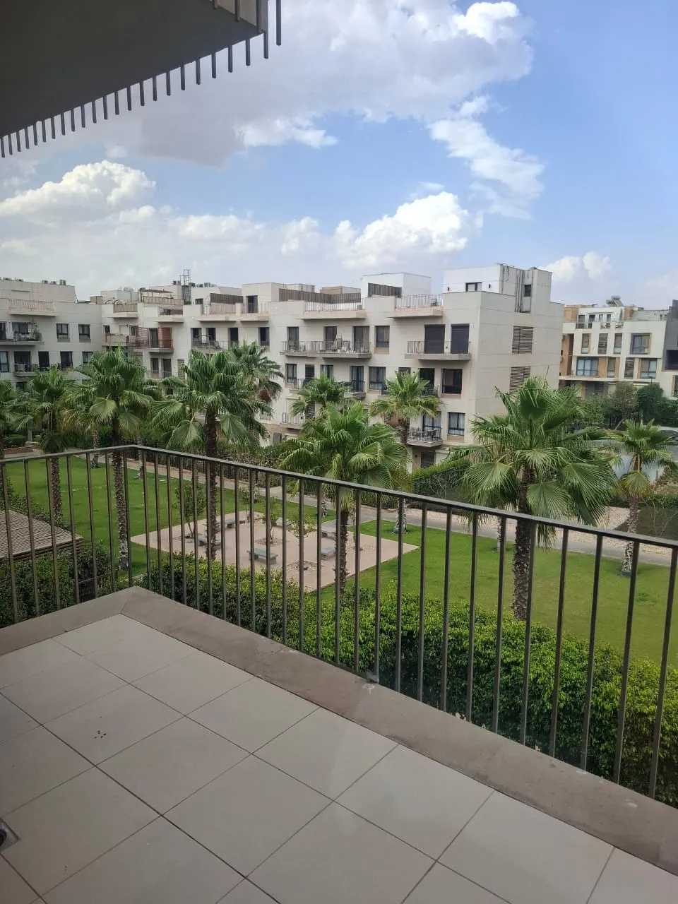 شقة للبيع في ذا كورت يارد في مدينة السادس من أكتوبر بمساحة 232 م² تتكون من 3 غرف