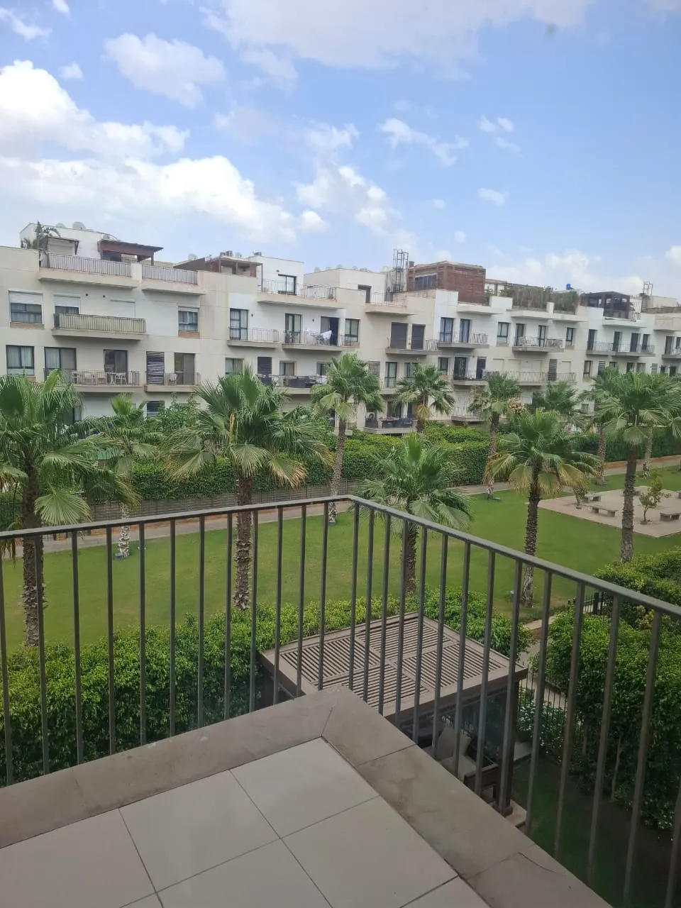 شقة للبيع في ذا كورت يارد في مدينة السادس من أكتوبر بمساحة 232 م² تتكون من 3 غرف