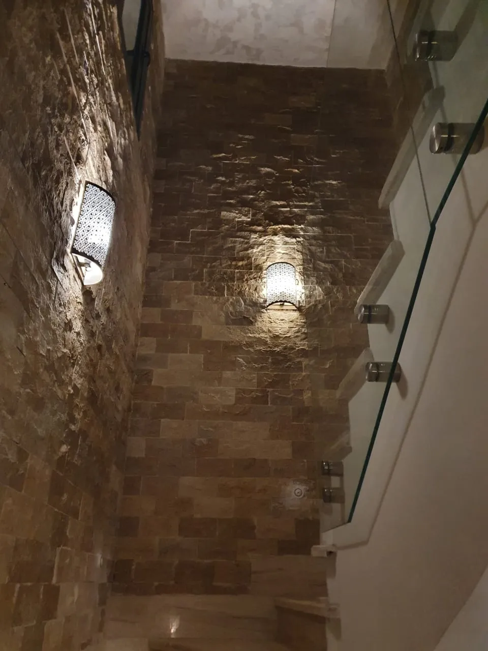  للبيع في تاج سلطان في  بمساحة 0 م² تتكون من 0 غرف