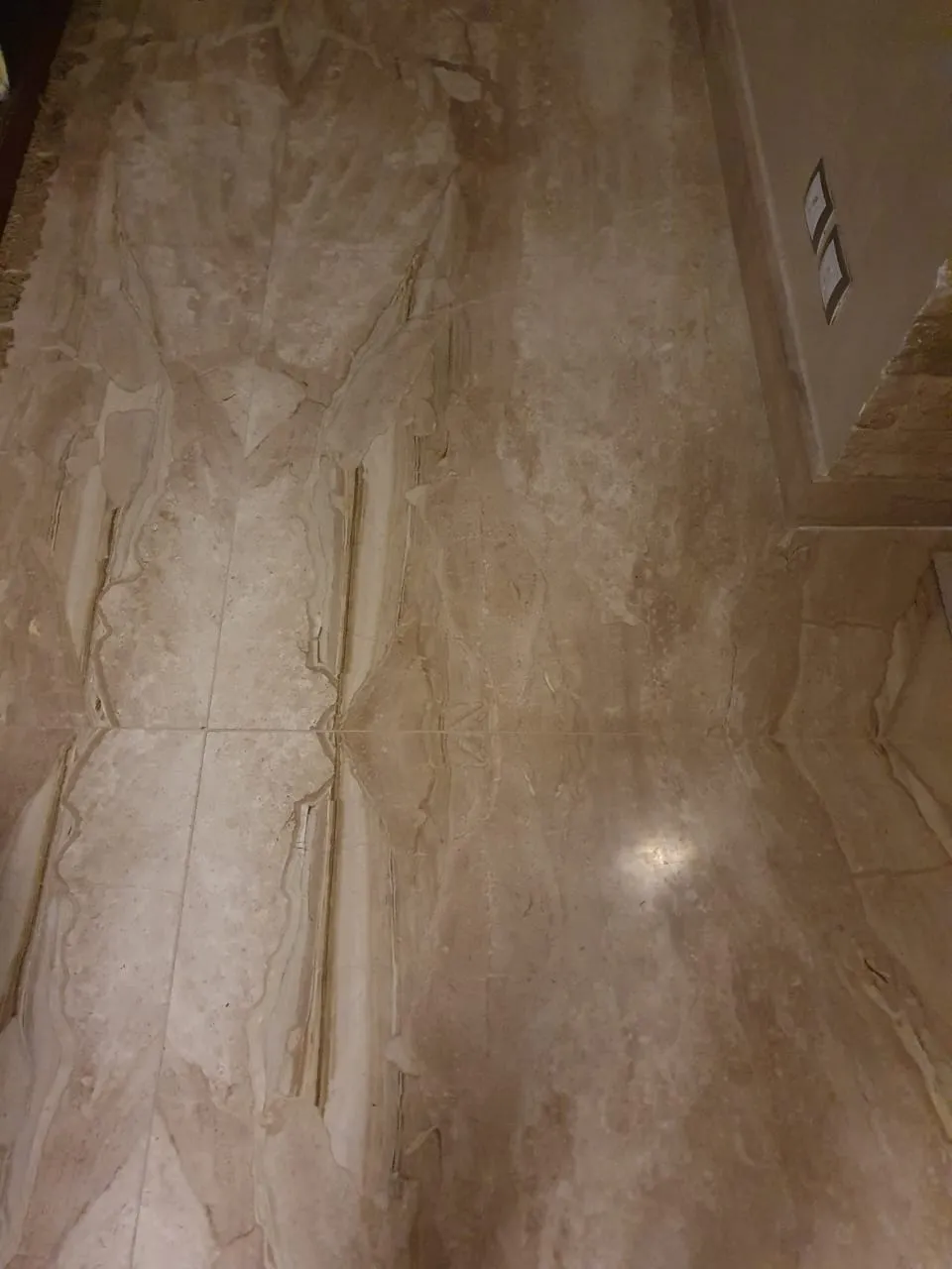  للبيع في تاج سلطان في  بمساحة 0 م² تتكون من 0 غرف