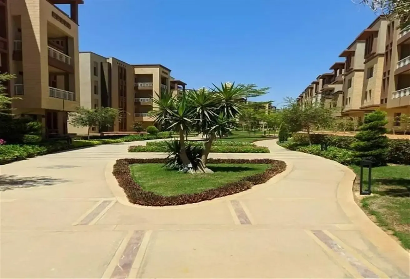 Apartment for sale in Green 5 in 6th of October City of 217 m² with 4 bedrooms