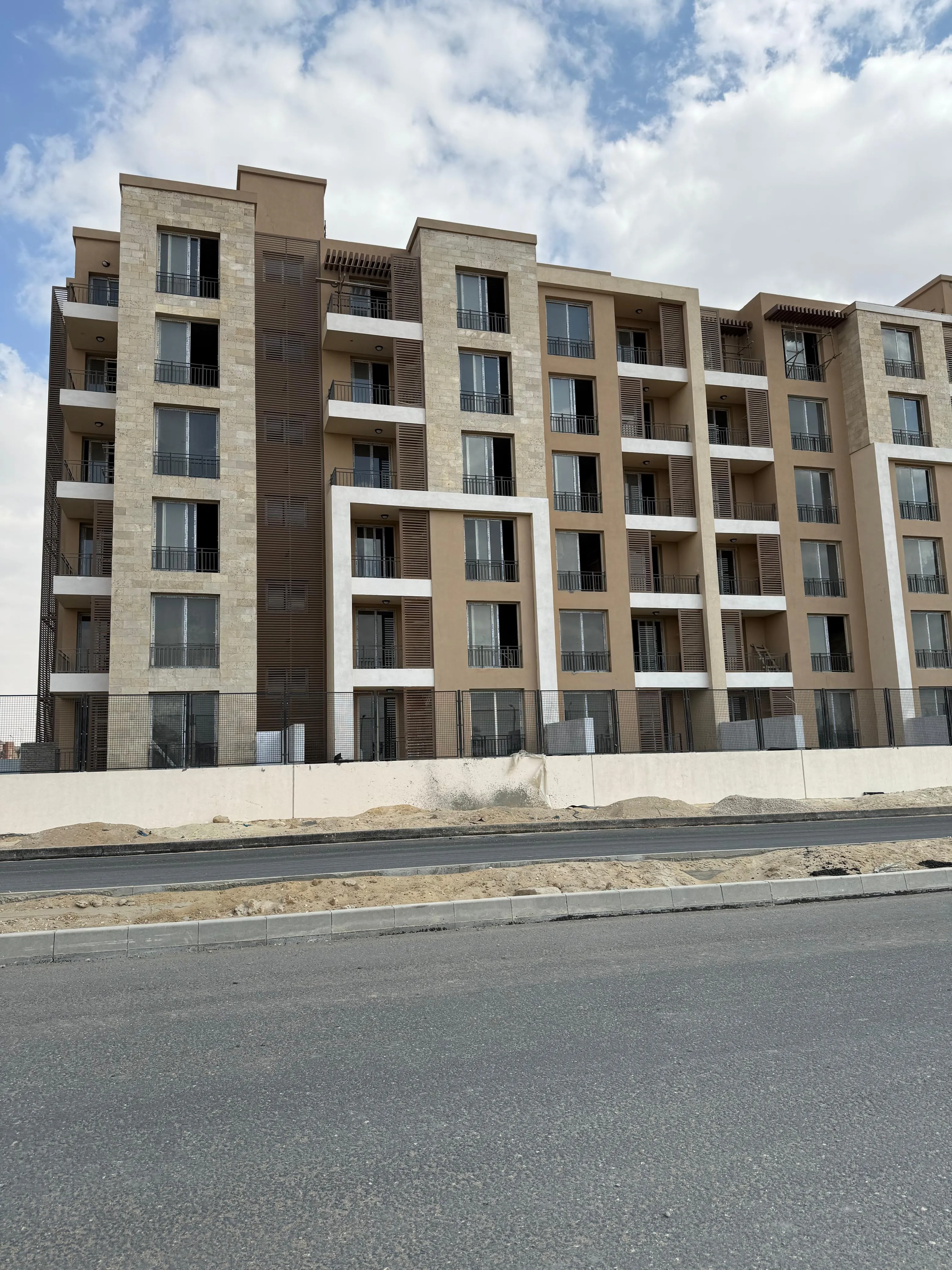 إستوديو للبيع في تاج سيتي في القاهرة الجديدة بمساحة 64 م² تتكون من 1 غرف