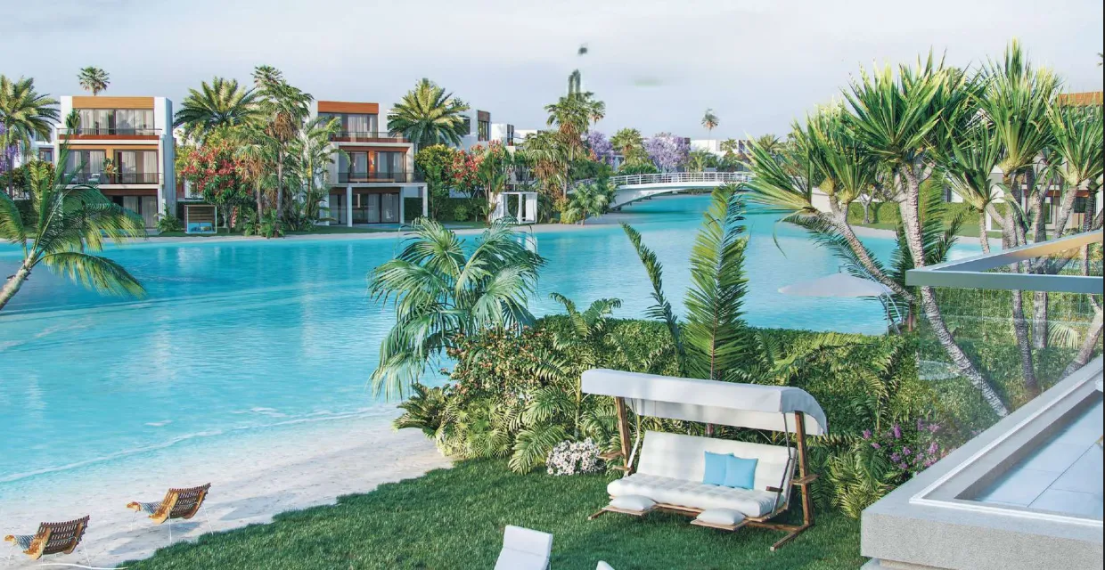 تاون هاوس للبيع في ازار ايلاند في رأس الحكمة بمساحة 107 م² تتكون من 2 غرف