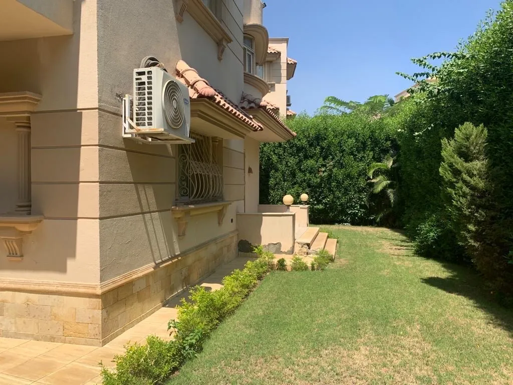 للبيع في رويال سيتي في بمساحة 0 م² تتكون من 0 غرف