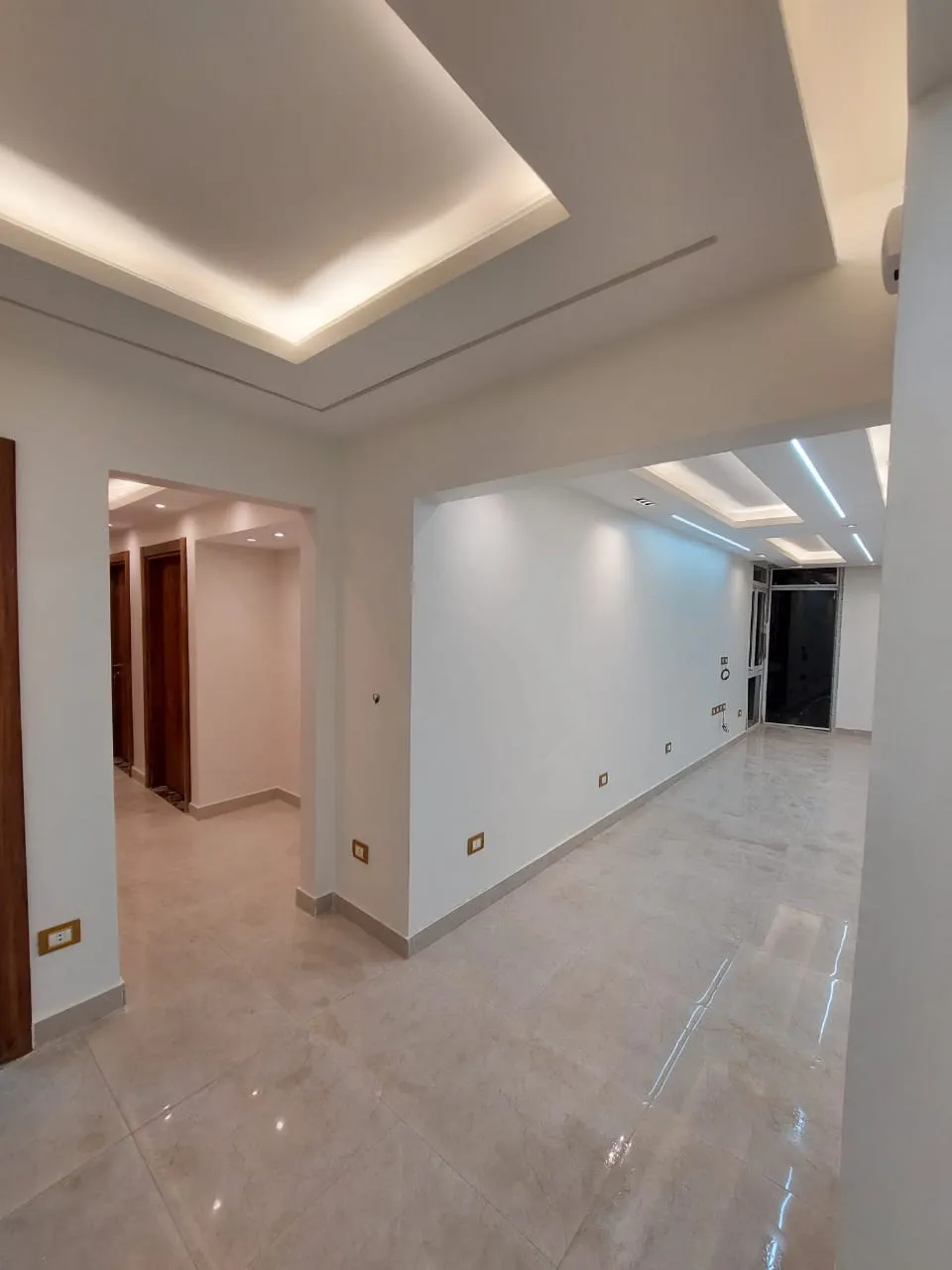  للبيع في هايد بارك في  بمساحة 0 م² تتكون من 0 غرف