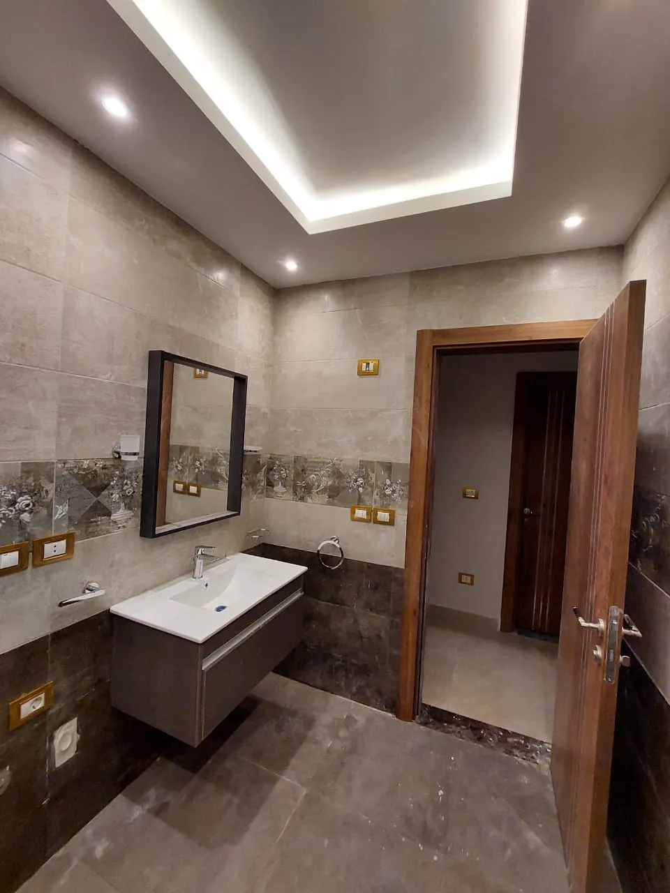  للبيع في هايد بارك في  بمساحة 0 م² تتكون من 0 غرف