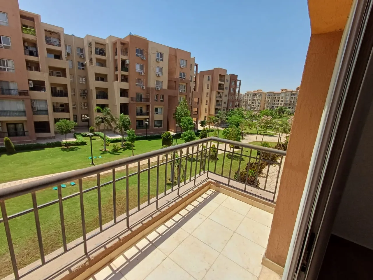 للبيع في مدينتي في بمساحة 0 م² تتكون من 0 غرف