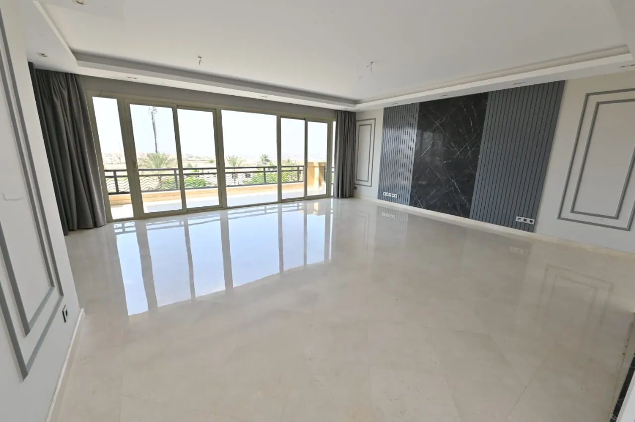 شقة للبيع في أب تاون كايرو في مقطم بمساحة 0 م² تتكون من 3 غرف