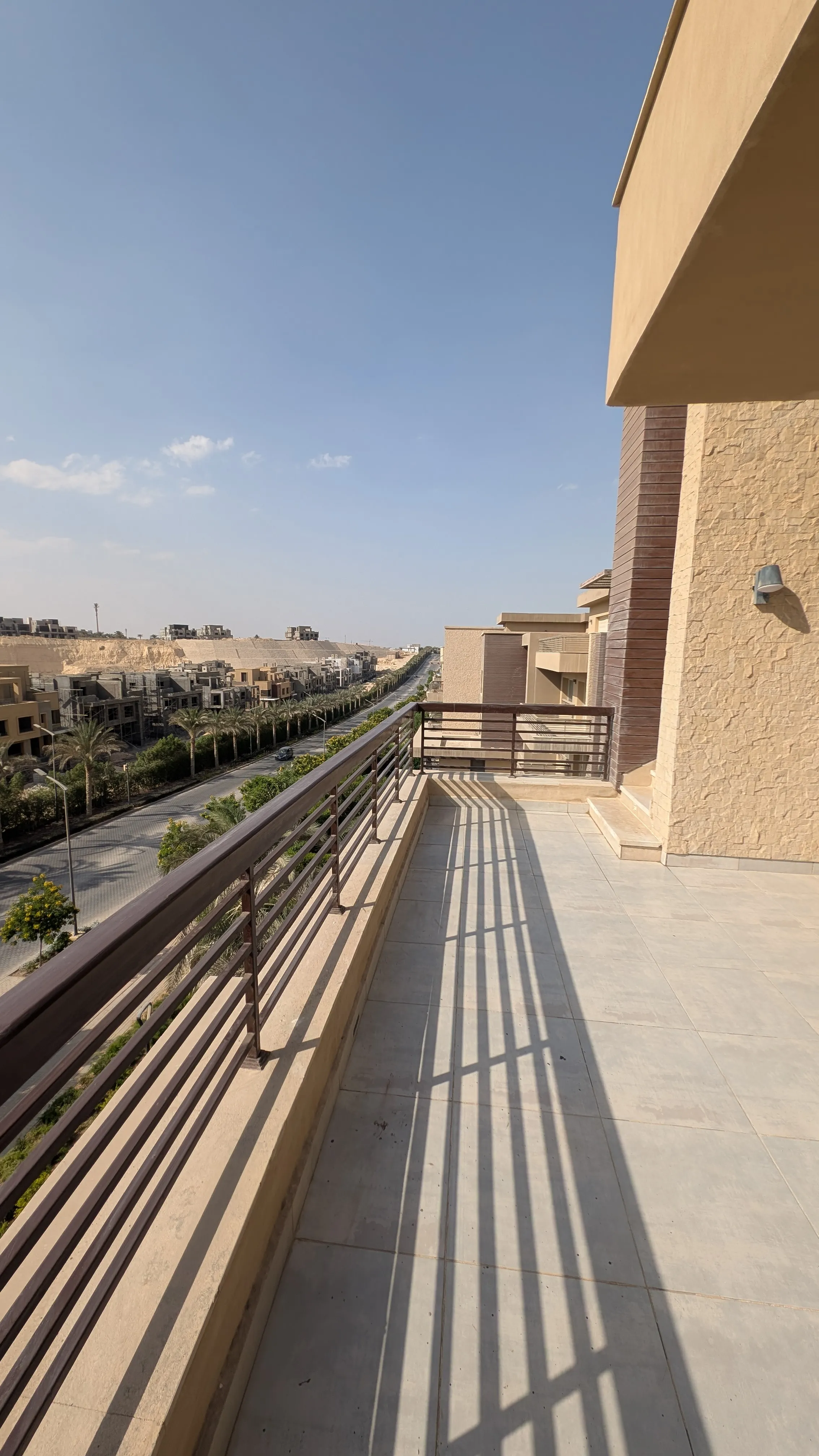 بنتهاوس للبيع في نيو جيزة في مدينة السادس من أكتوبر بمساحة 326 م² تتكون من 3 غرف