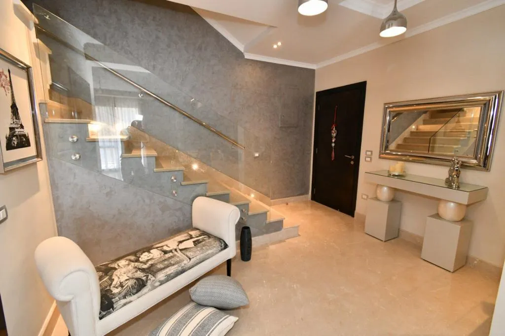 دوبلكس للبيع في ايست تاون ريزيدنس في القاهرة الجديدة بمساحة 0 م² تتكون من 4 غرف