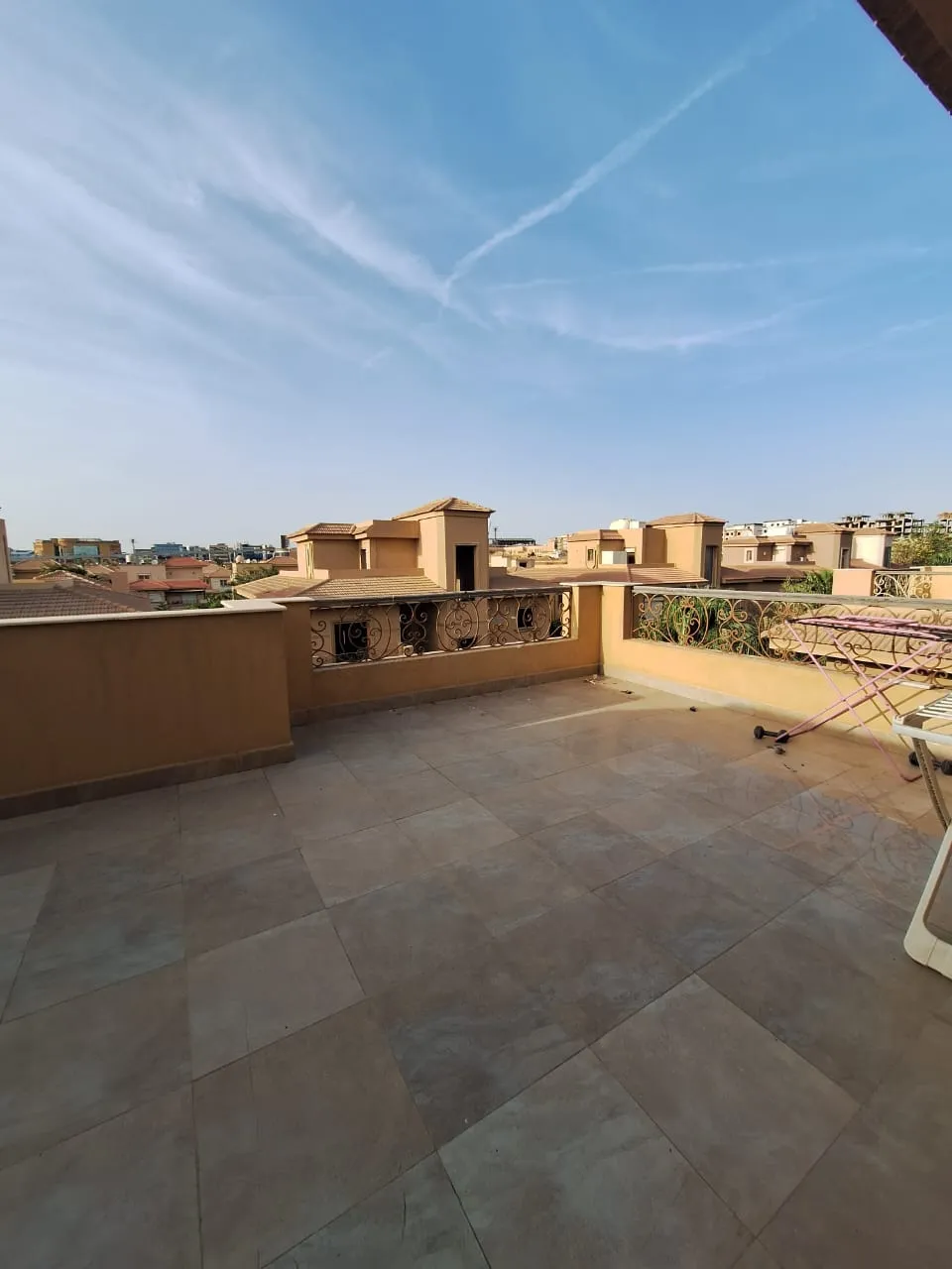 توين هاوس للبيع في Iمون فالي في المستثمرين الجنوبية بمساحة 250 م² تتكون من 3 غرف