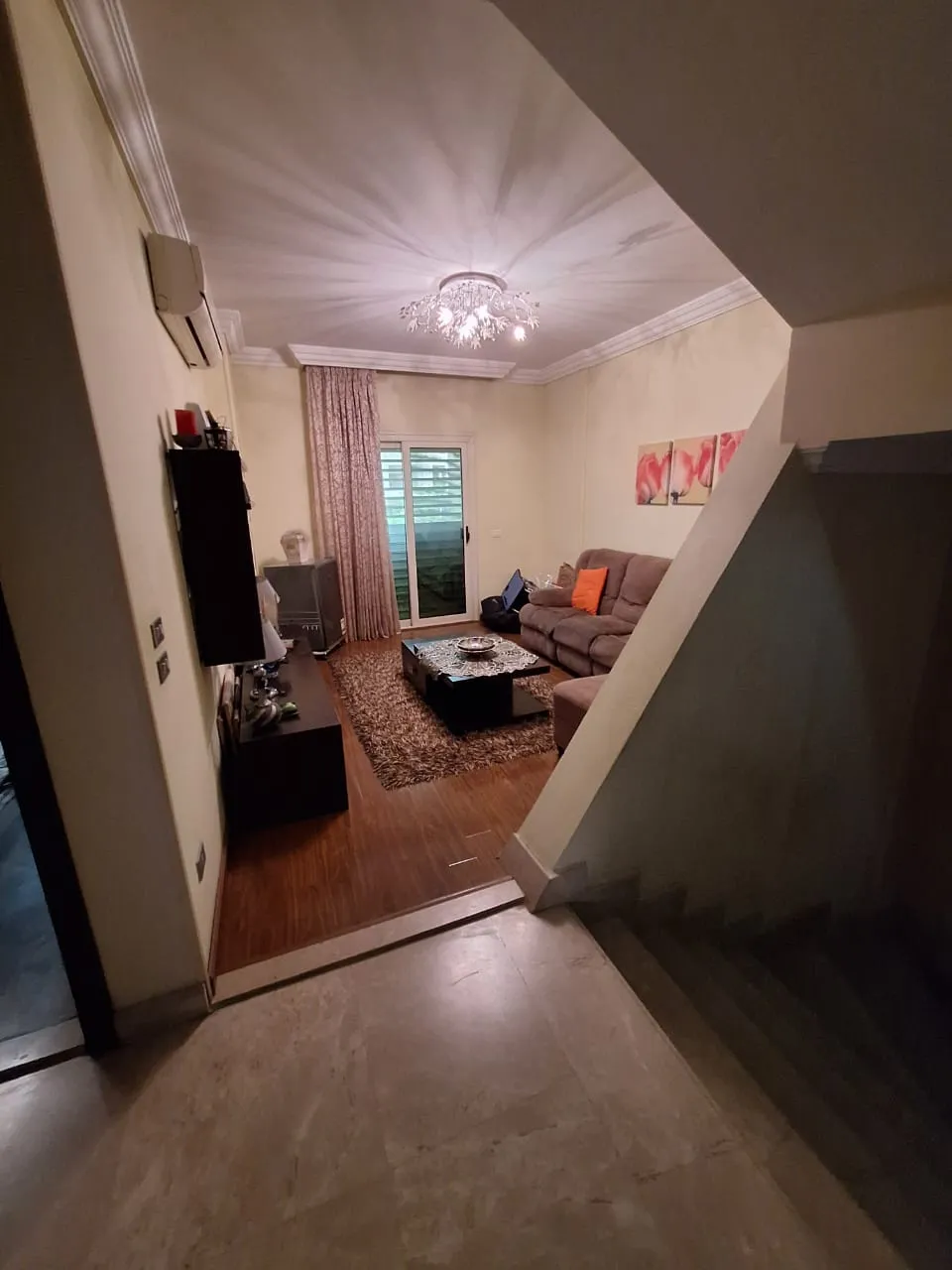 توين هاوس للبيع في Iمون فالي في المستثمرين الجنوبية بمساحة 250 م² تتكون من 3 غرف