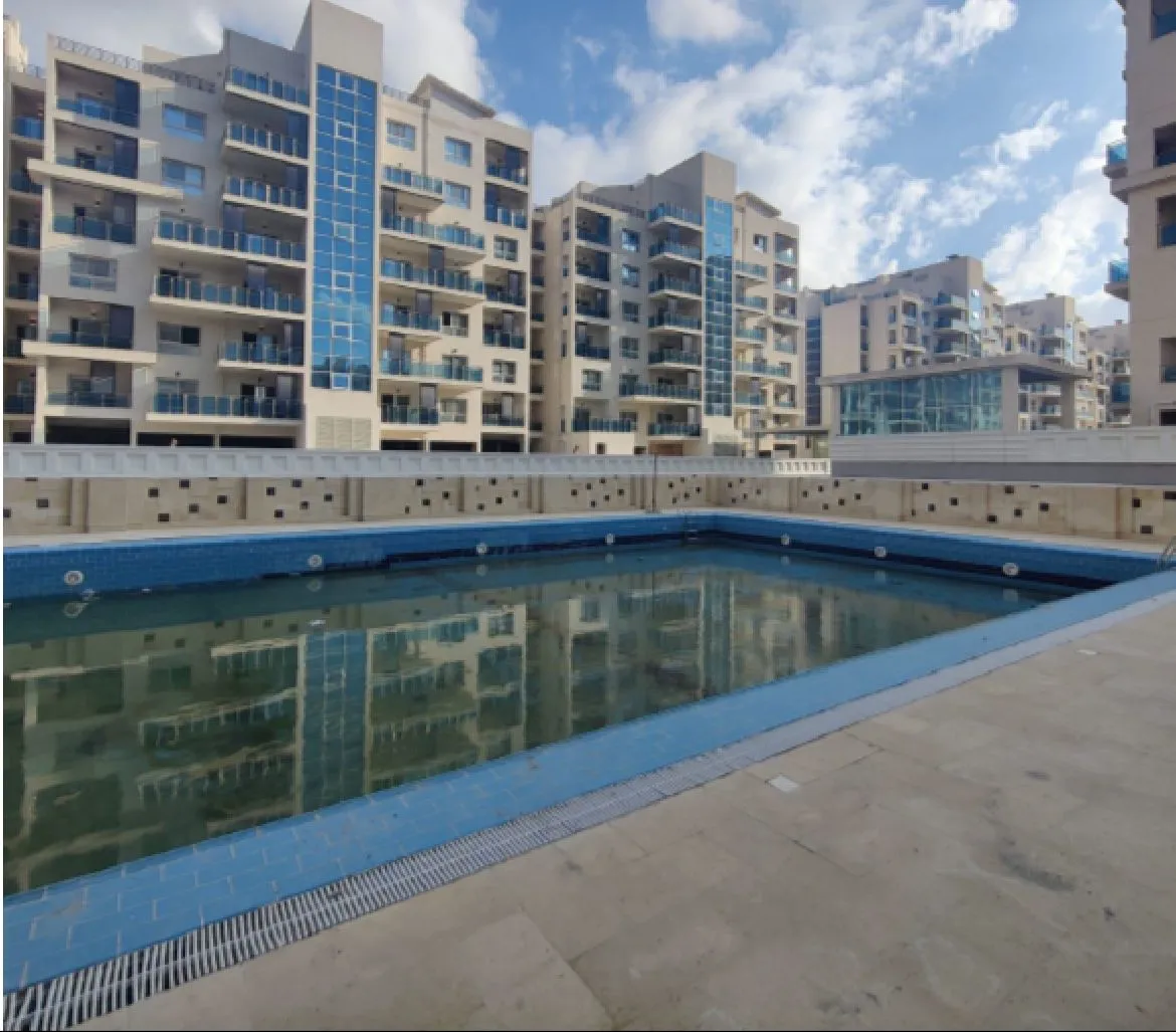 شقة للبيع في داون تاون العلمين الجديدة في العلمين بمساحة 157 م² تتكون من 2 غرف