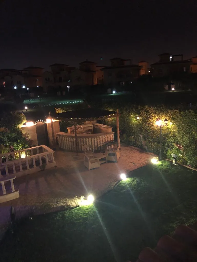 فيلا للبيع في مدينتي في مدينتي بمساحة 460 م² تتكون من 5 غرف