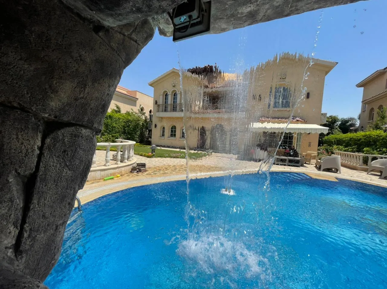 فيلا للبيع في مدينتي في مدينتي بمساحة 460 م² تتكون من 5 غرف