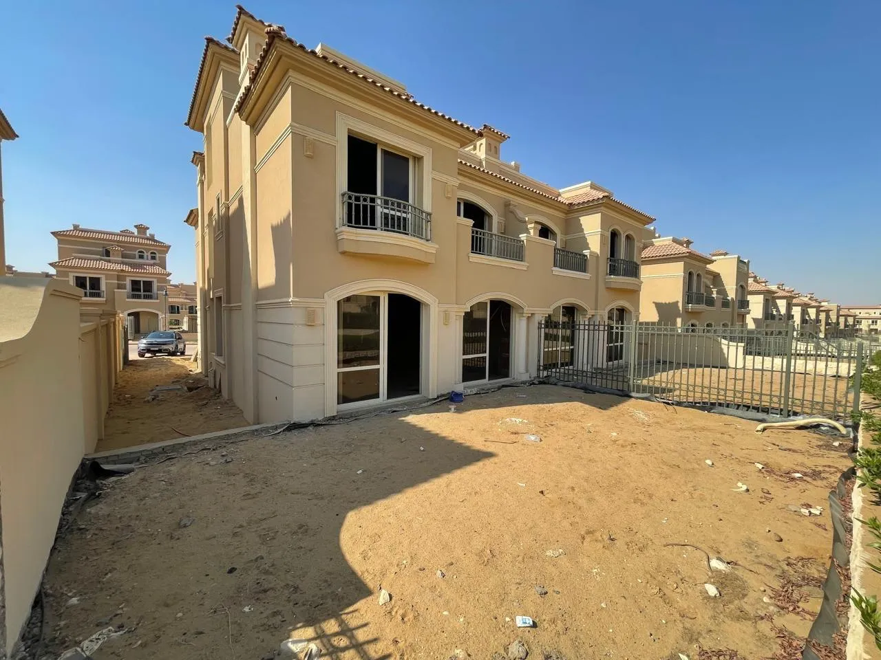 Twinhouse for sale in La Vista City in New Capital City of 280 m² with 3 bedrooms