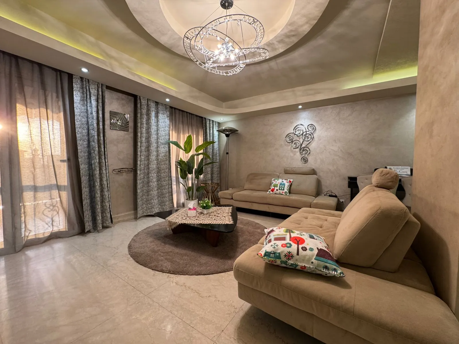 شقة للبيع في الرحاب في القاهرة الجديدة بمساحة 300 م² تتكون من 3 غرف