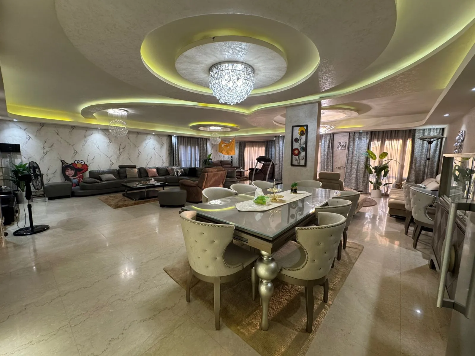 شقة للبيع في الرحاب في القاهرة الجديدة بمساحة 300 م² تتكون من 3 غرف