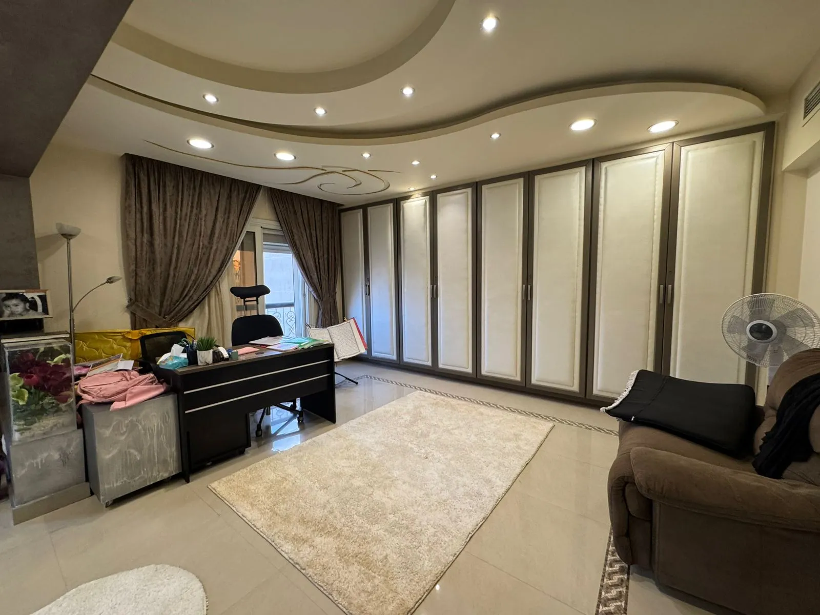 شقة للبيع في الرحاب في القاهرة الجديدة بمساحة 300 م² تتكون من 3 غرف