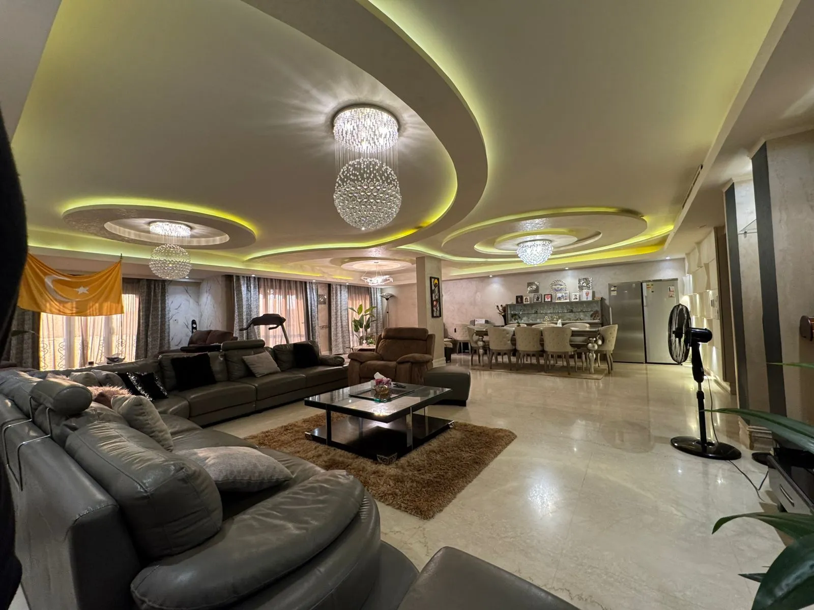 شقة للبيع في الرحاب في القاهرة الجديدة بمساحة 300 م² تتكون من 3 غرف