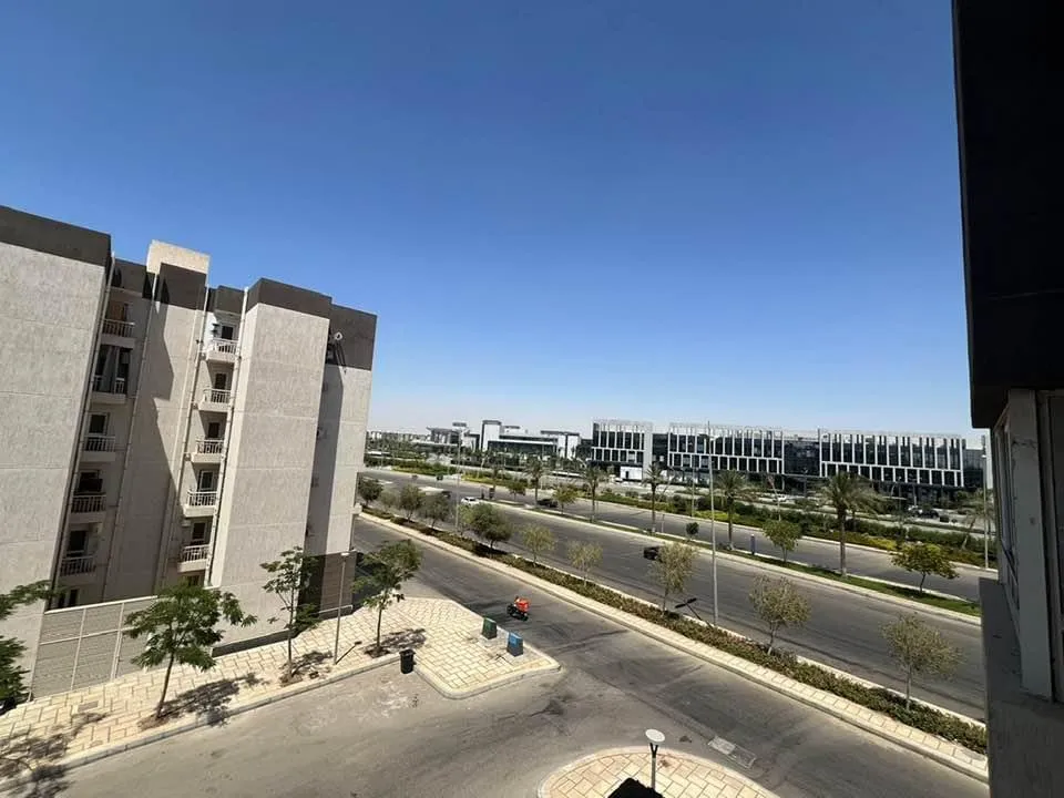 شقة للبيع في مدينتي في مدينتي بمساحة 158 م² تتكون من 2 غرف