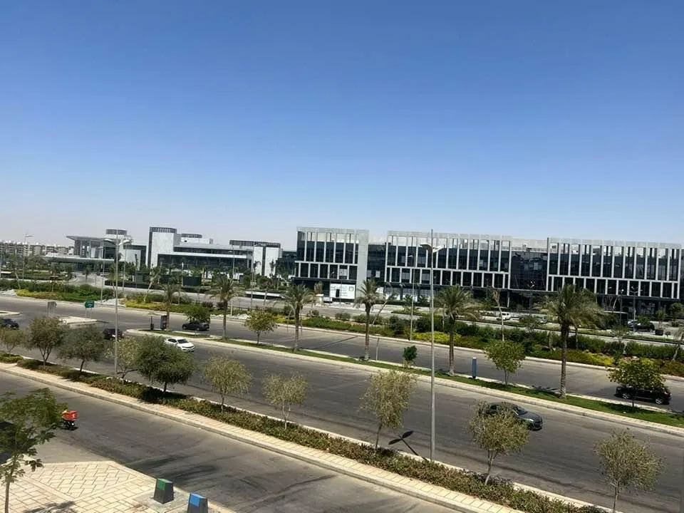 شقة للبيع في مدينتي في مدينتي بمساحة 158 م² تتكون من 2 غرف