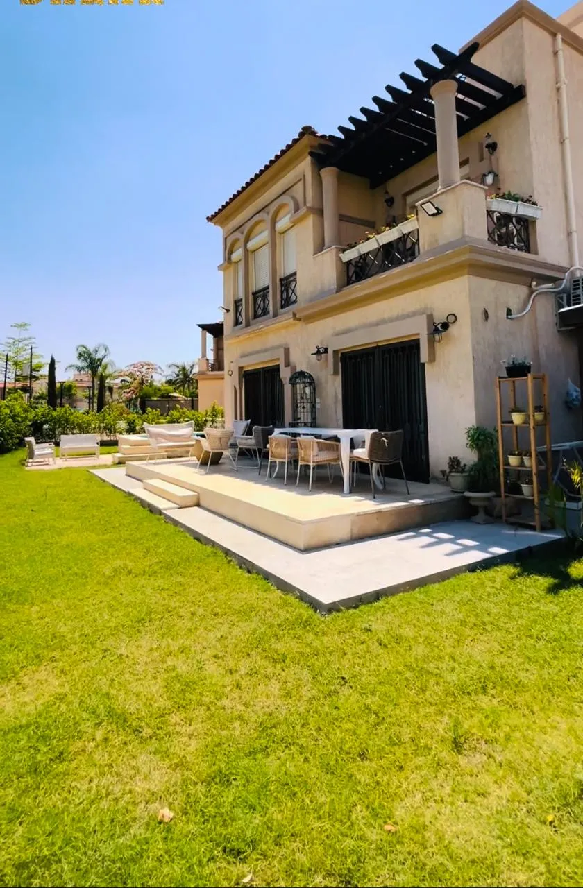 Villa for sale in Madinaty in Madinaty of 319 m² with 6 bedrooms