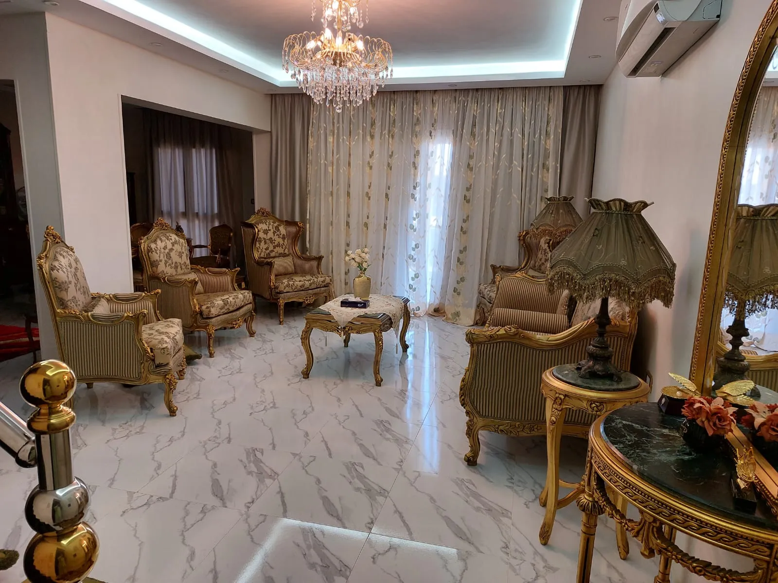 بنتهاوس للبيع في زايد ديونز في مدينة السادس من أكتوبر بمساحة 200 م² تتكون من 2 غرف