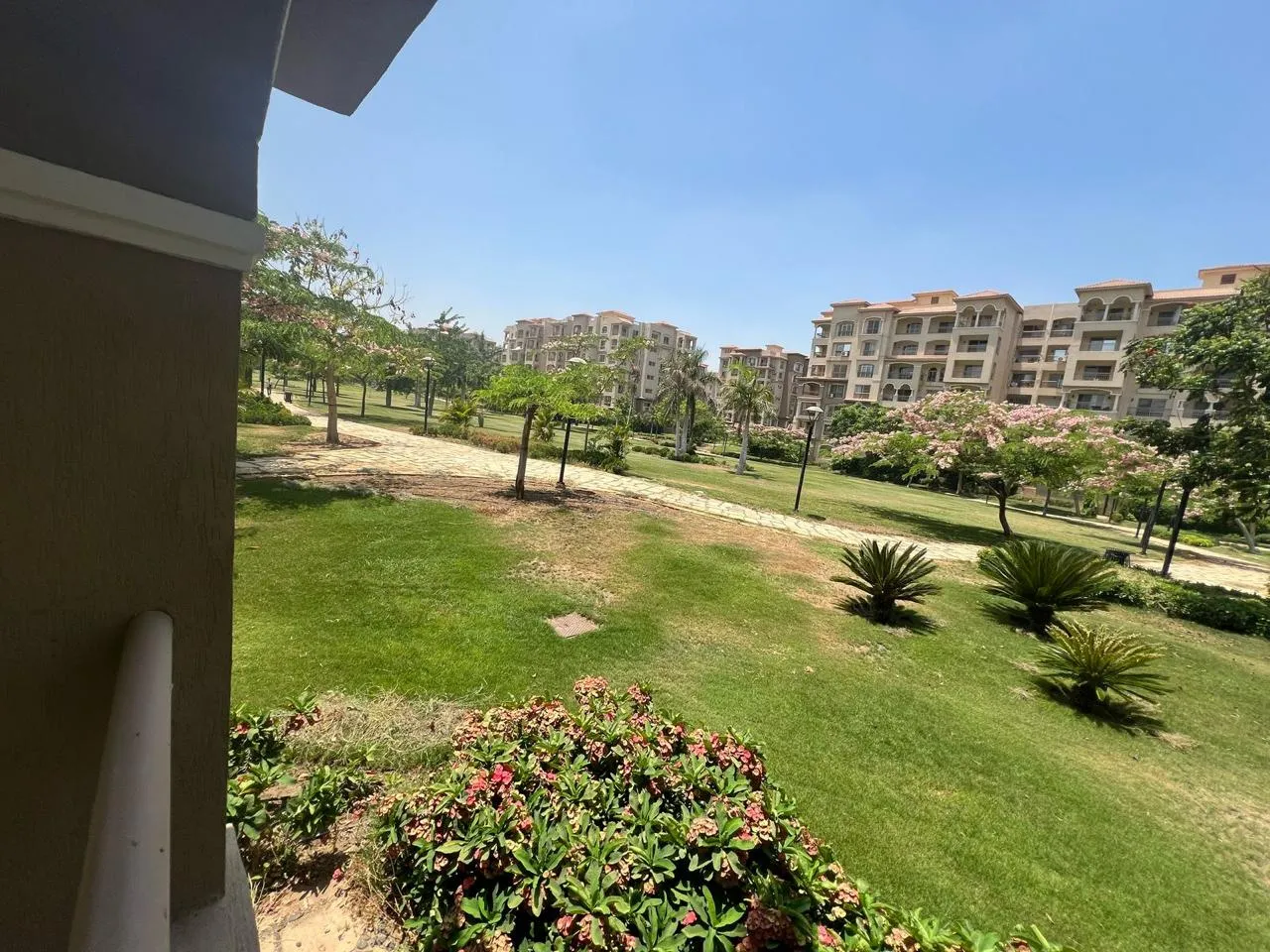 شقة للبيع في مدينتي في مدينتي بمساحة 98 م² تتكون من 2 غرف