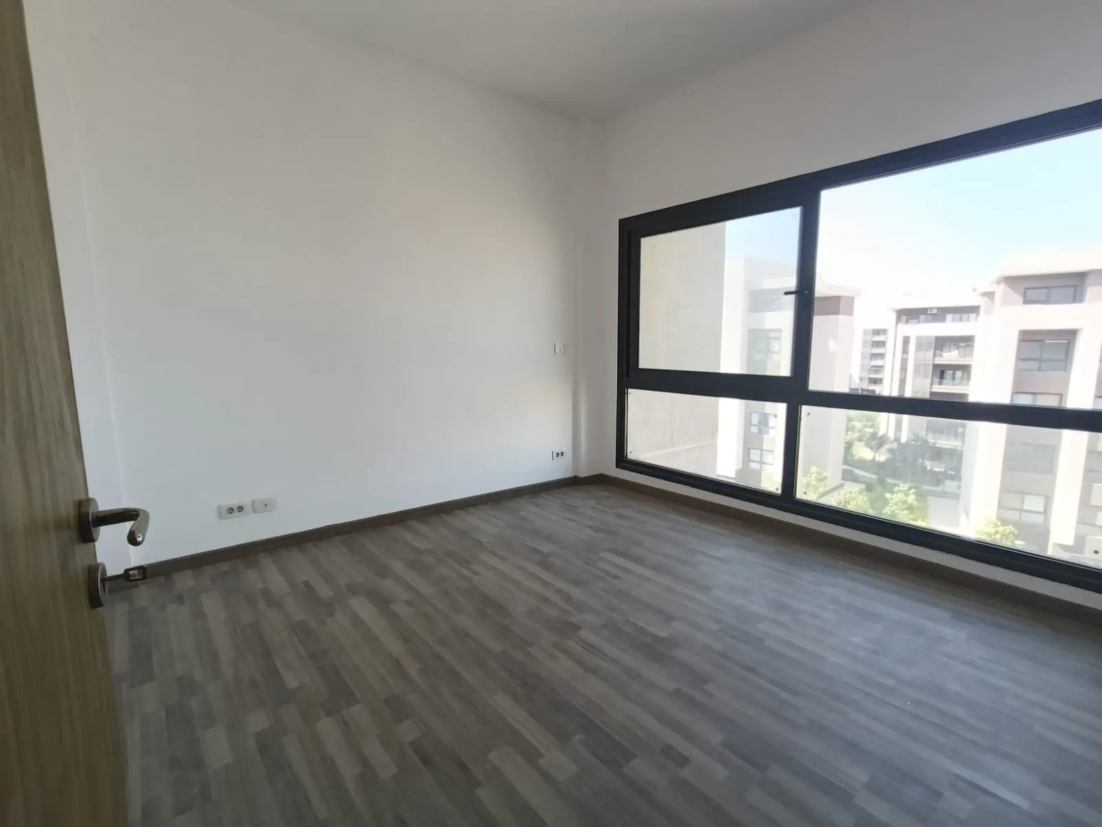 شقة للبيع في مدينتي في مدينتي بمساحة 100 م² تتكون من 2 غرف