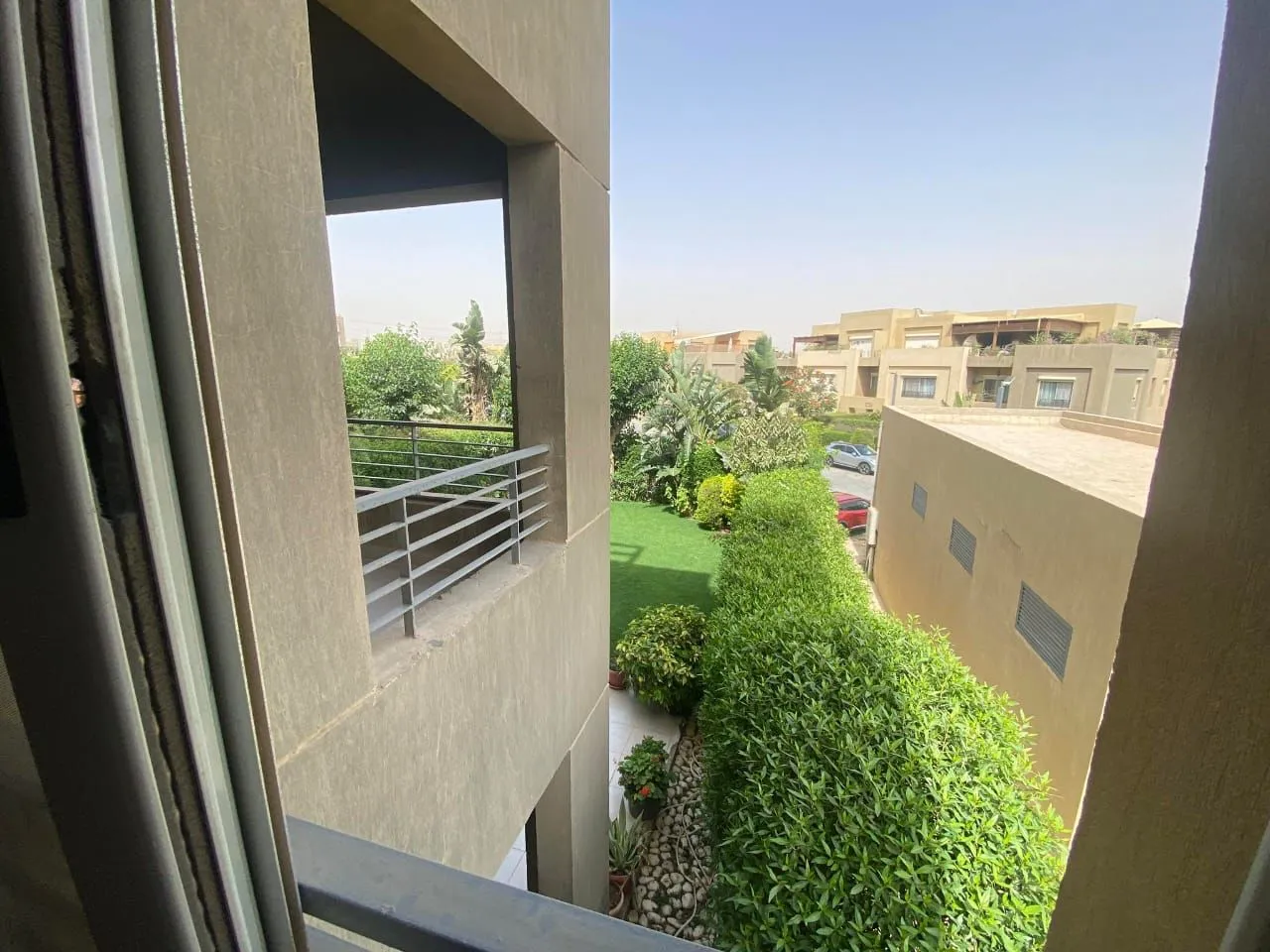 تاون هاوس للبيع في بالم باركس في مدينة السادس من أكتوبر بمساحة 357 م² تتكون من 3 غرف