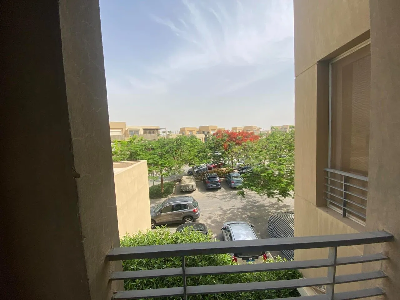 تاون هاوس للبيع في بالم باركس في مدينة السادس من أكتوبر بمساحة 357 م² تتكون من 3 غرف