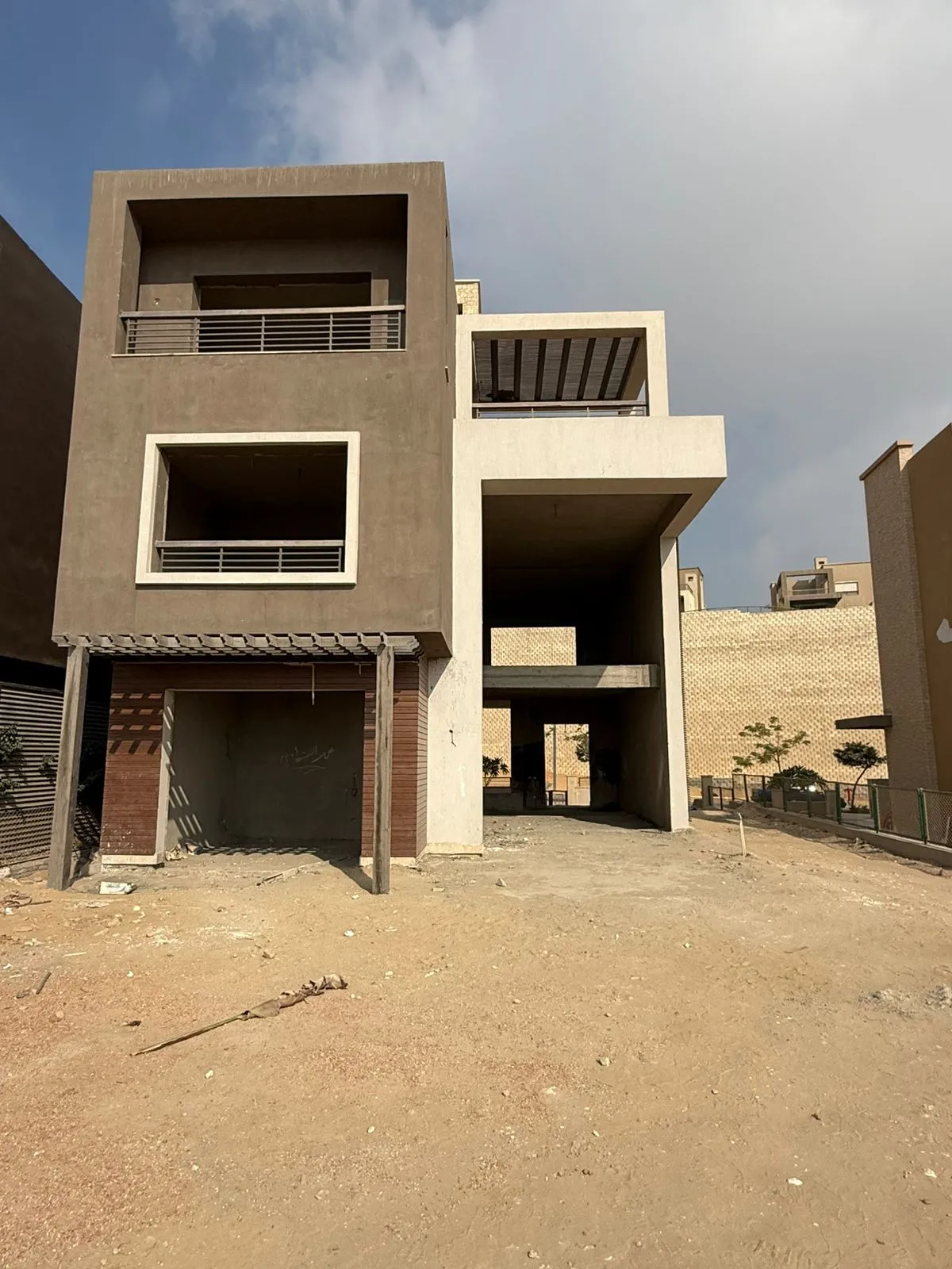 Twinhouse for sale in New Giza in 6th of October City of 355 m² with 3 bedrooms