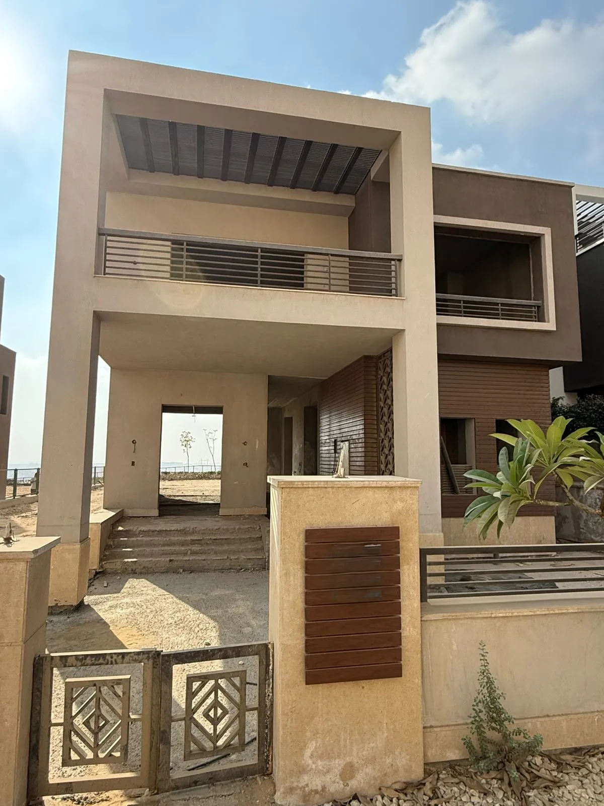 Twinhouse for sale in New Giza in 6th of October City of 355 m² with 3 bedrooms